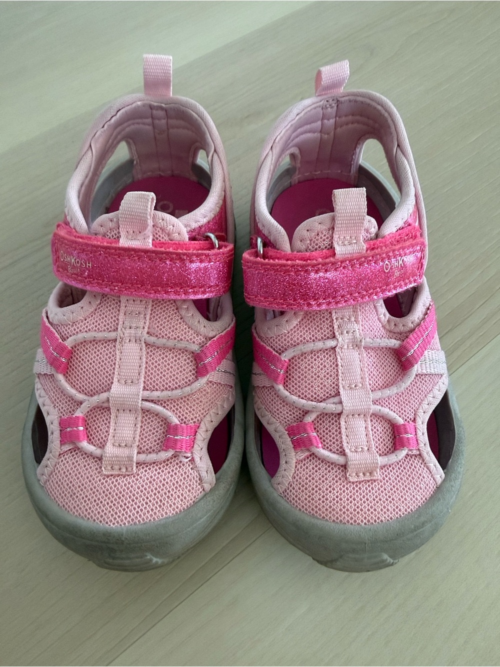 OshKosh B'gosh Light Pink and Hot Pink Closed-Toe Sandals